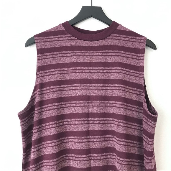 New! Dip Sweater Knit Plus Size Sleeveless Shirt Dress - Picture 4 of 9